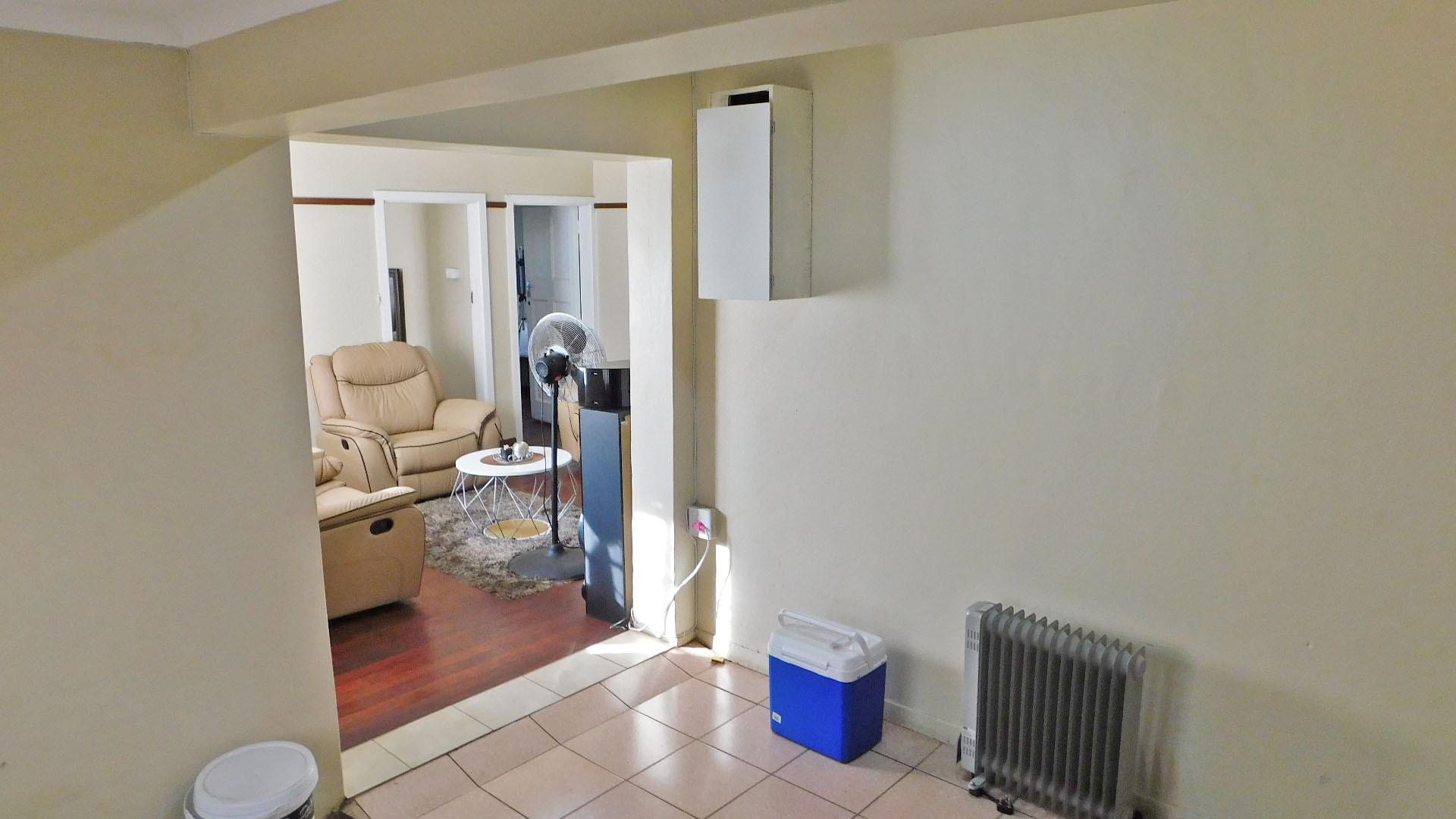 Dining Room - 11 square meters of property in Woodlands - DBN
