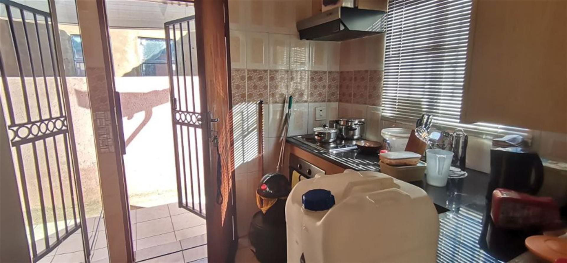 Kitchen of property in Mabopane