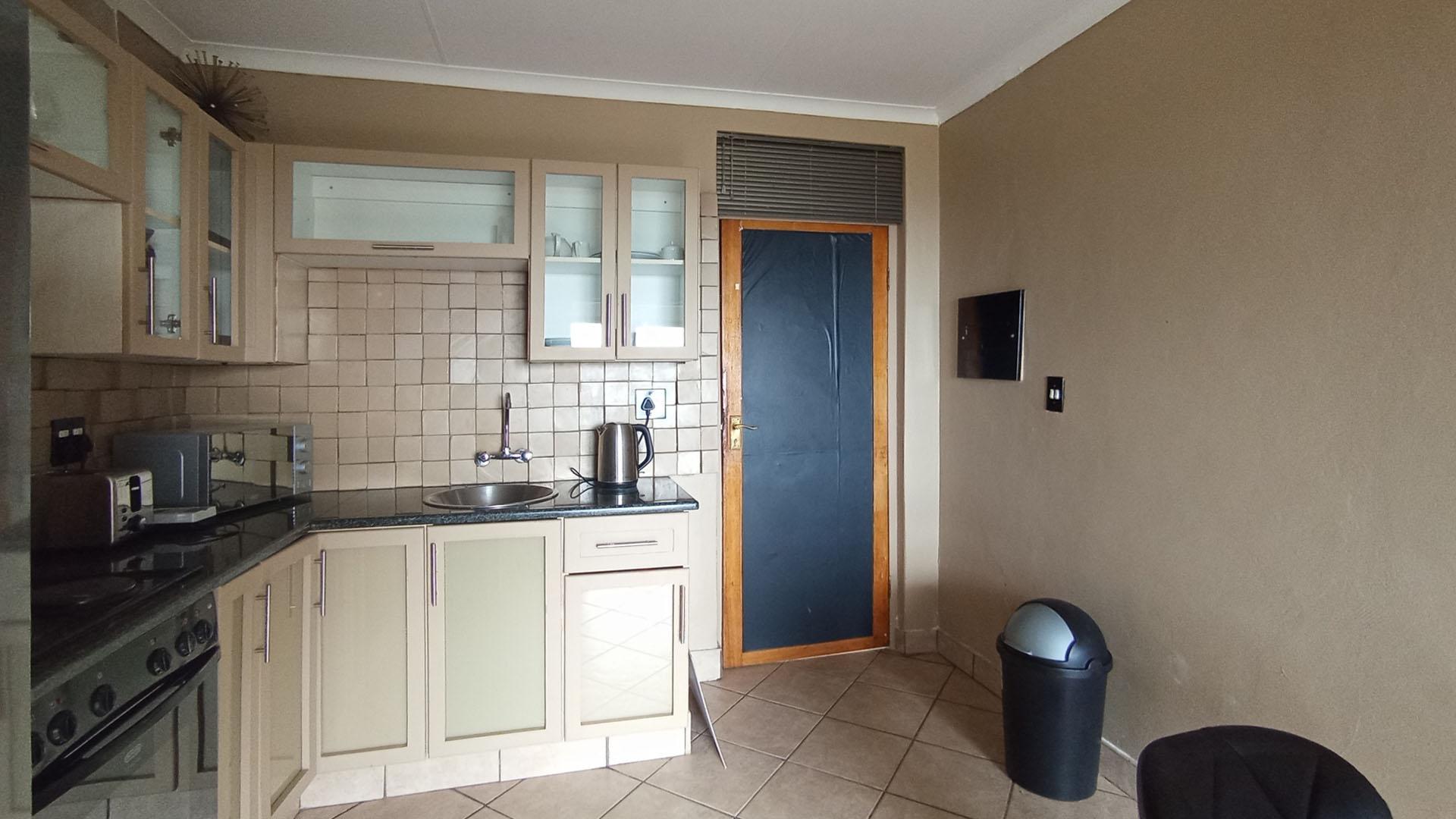 Kitchen - 6 square meters of property in Wapadrand