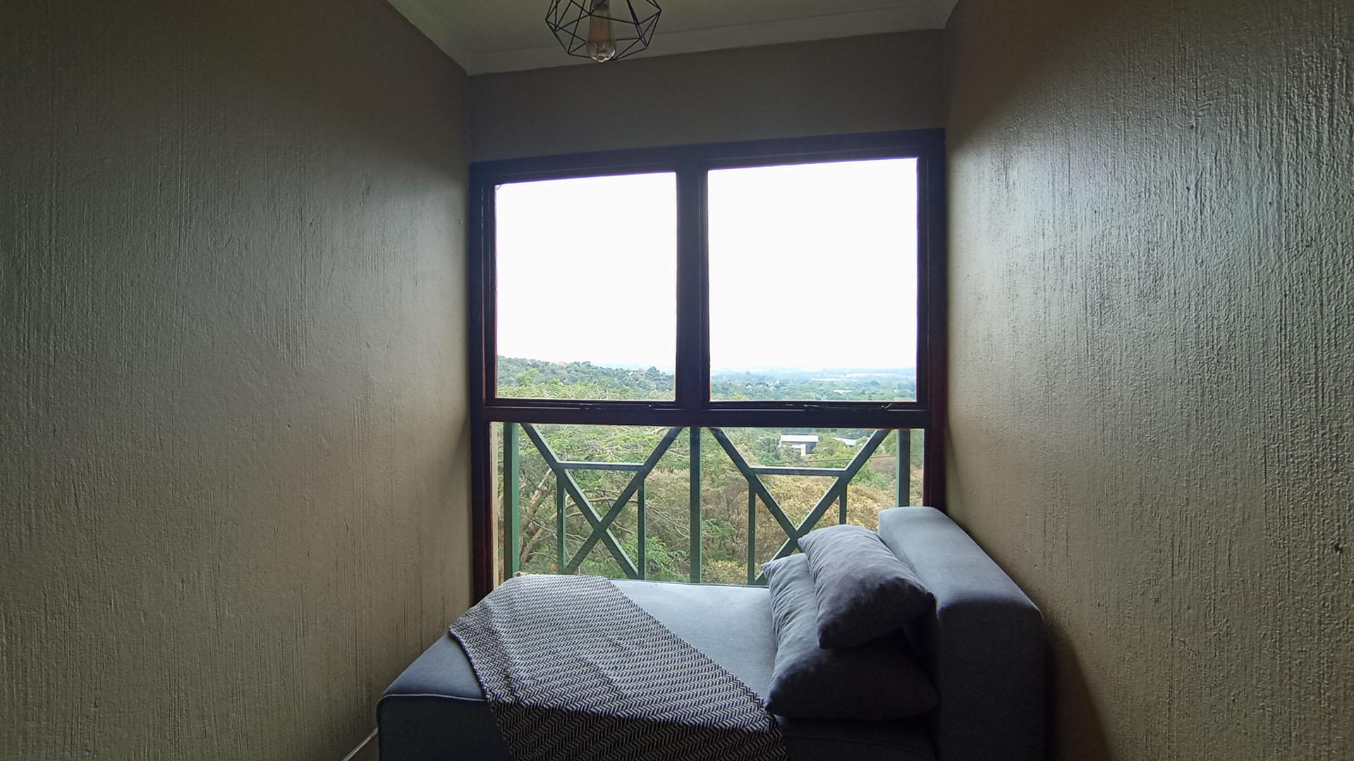 Bed Room 1 of property in Wapadrand