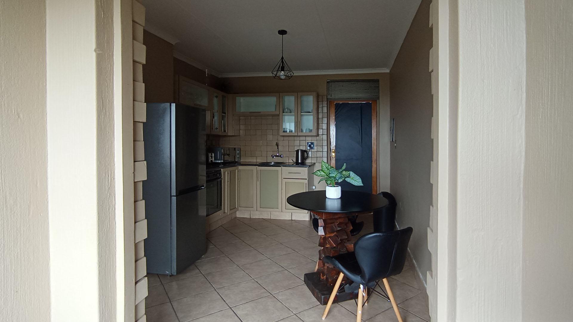 Kitchen - 6 square meters of property in Wapadrand