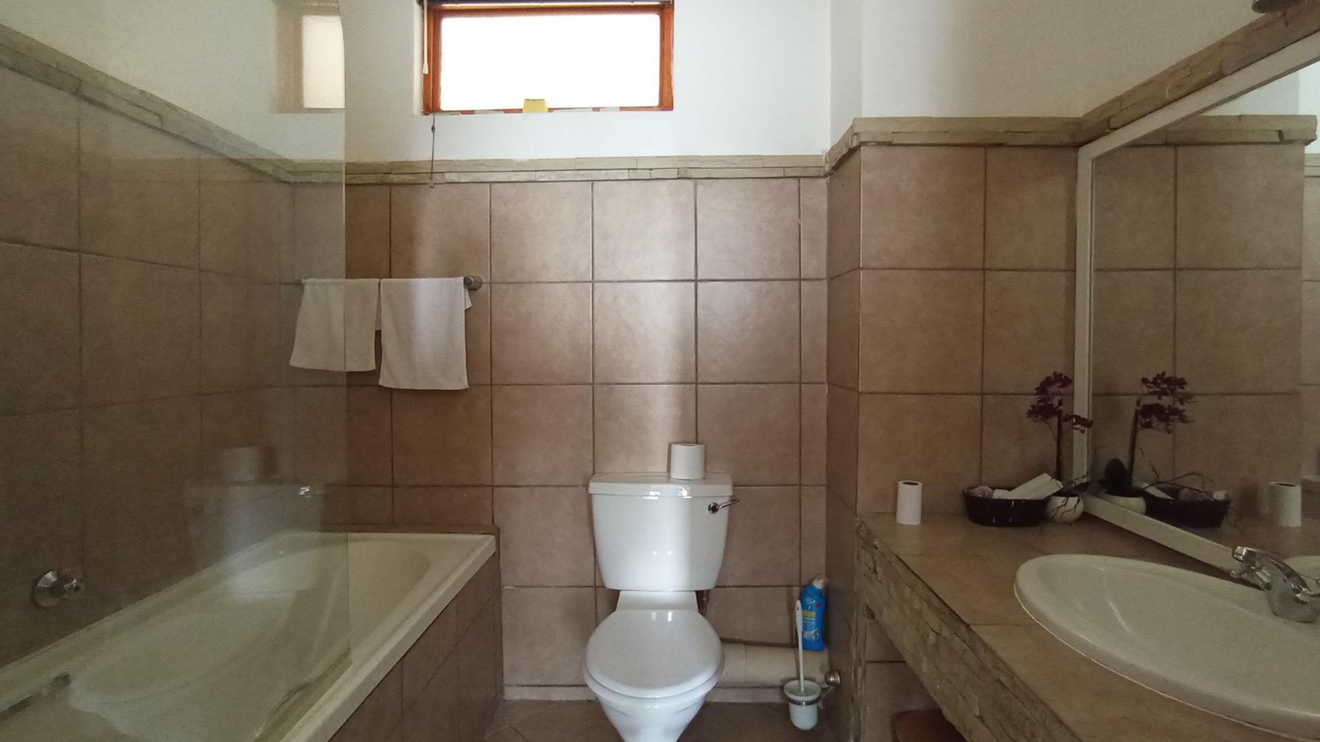 Main Bathroom - 5 square meters of property in Wapadrand