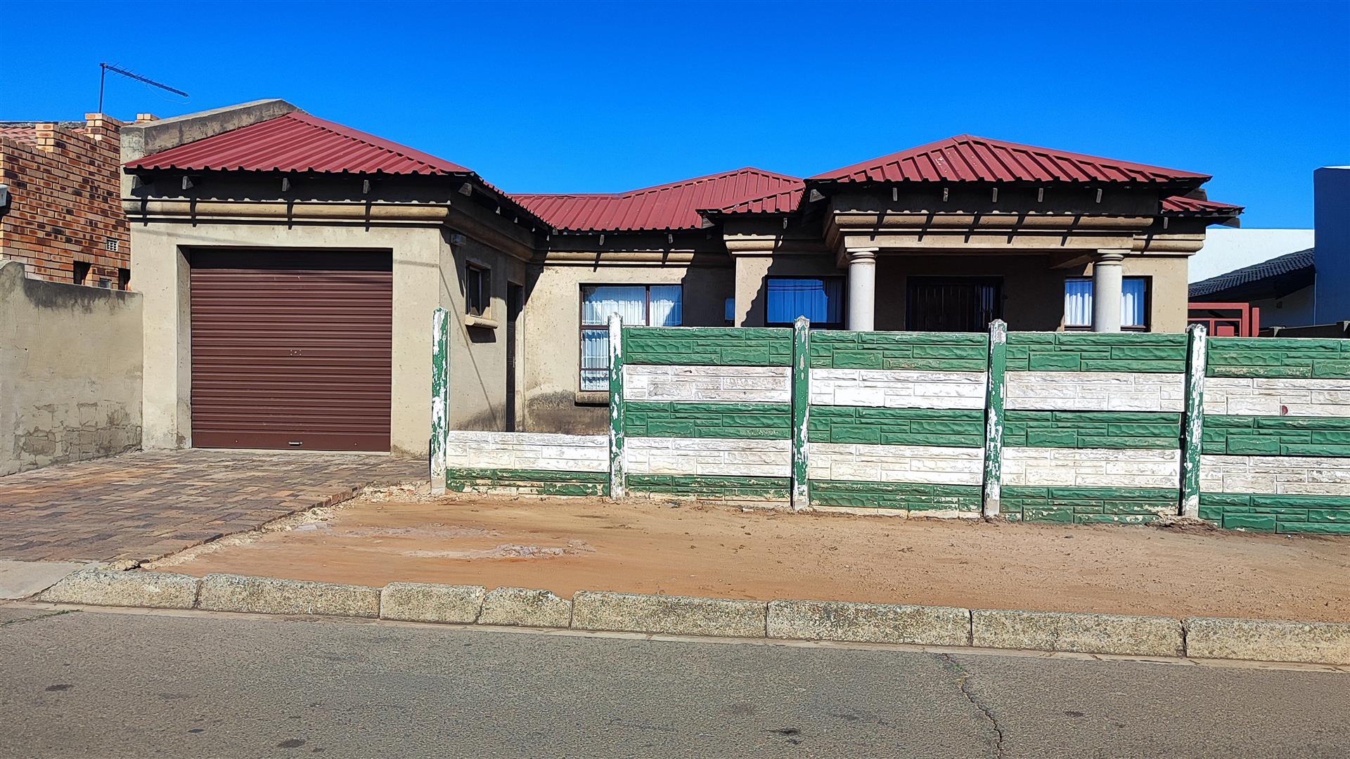 Front View of property in Wattville