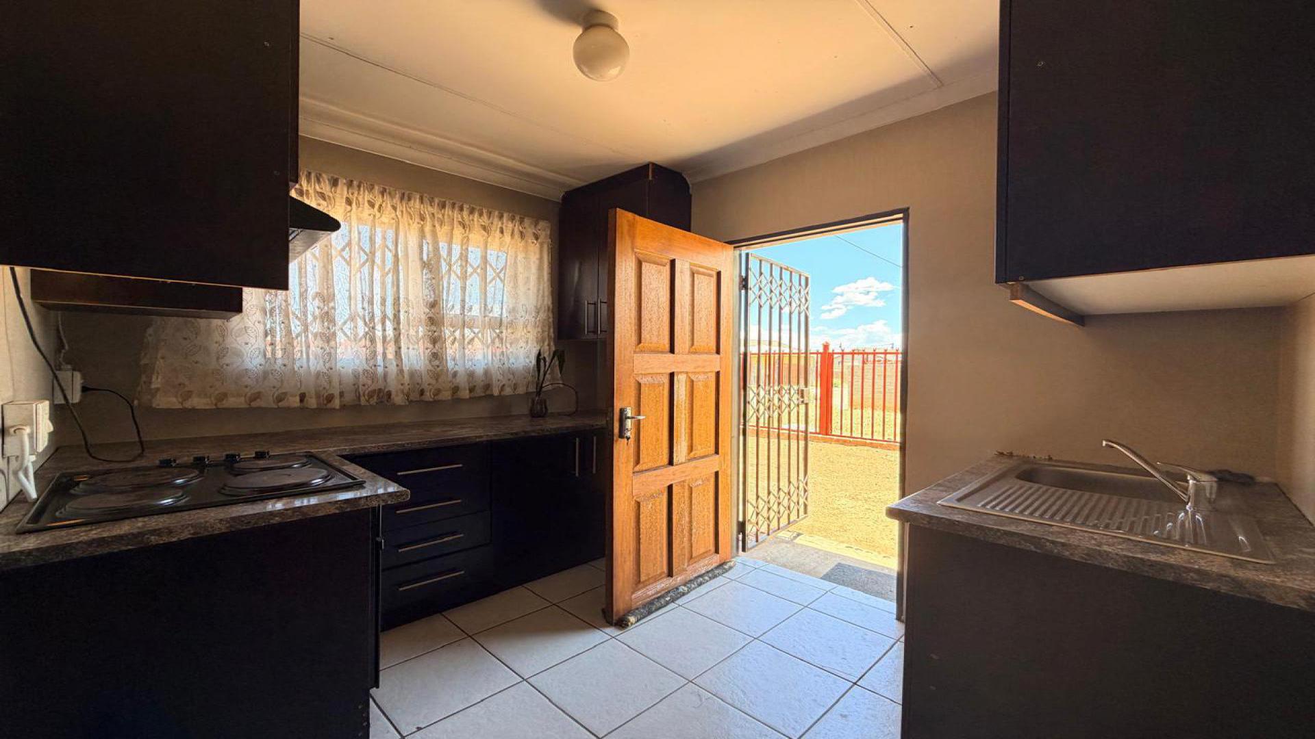 Kitchen of property in Kimberley