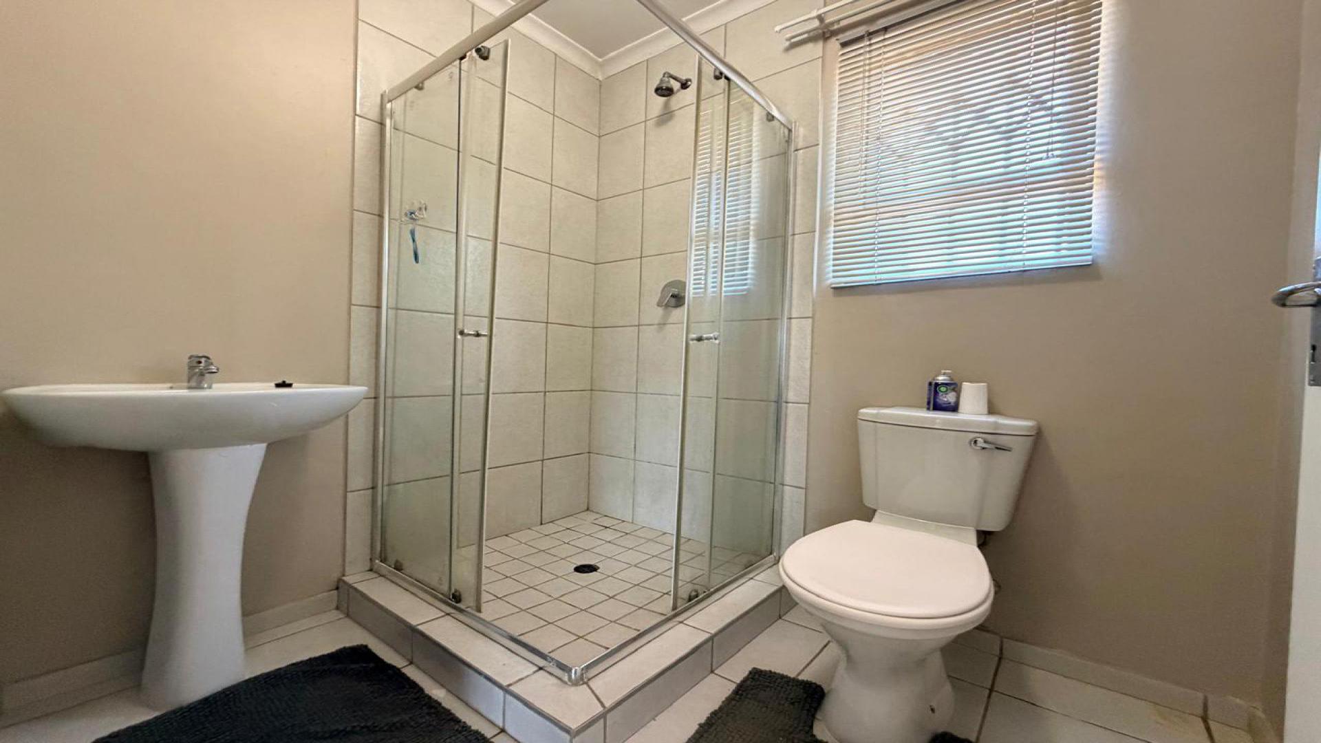 Bathroom 1 of property in Kimberley
