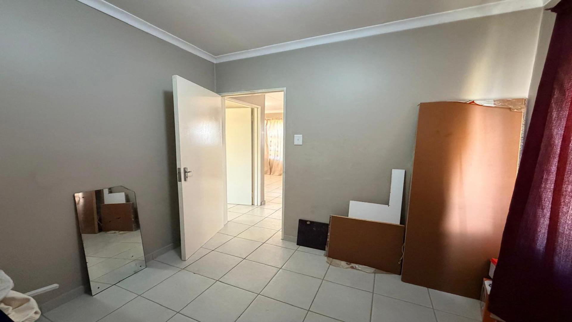 Bed Room 1 of property in Kimberley
