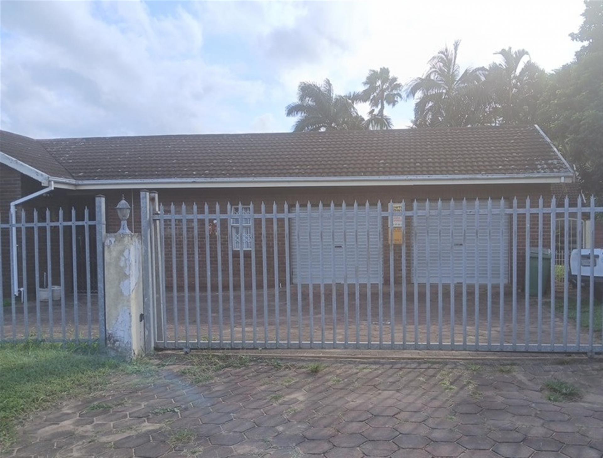 Front View of property in Arboretum