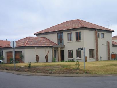 3 Bedroom House for Sale For Sale in Silver Lakes Golf Estate - Private Sale - MR63121