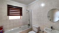 Bathroom 1 - 6 square meters of property in Bedfordview