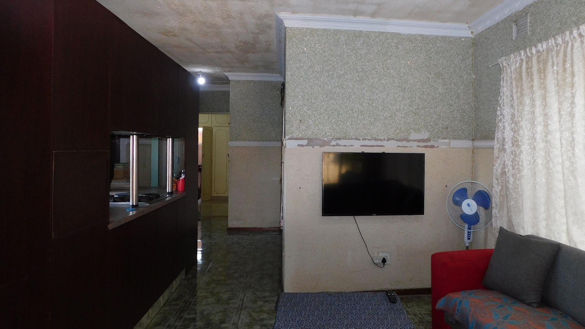 Lounges - 13 square meters of property in Pietermaritzburg (KZN)