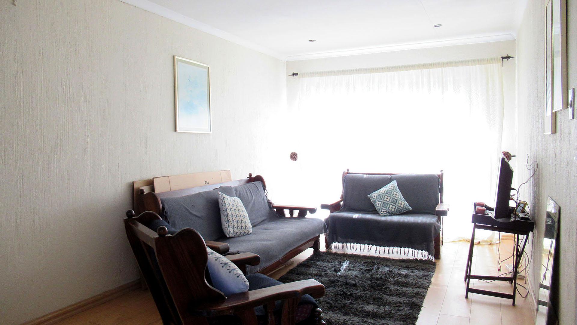 Lounges - 12 square meters of property in Georginia