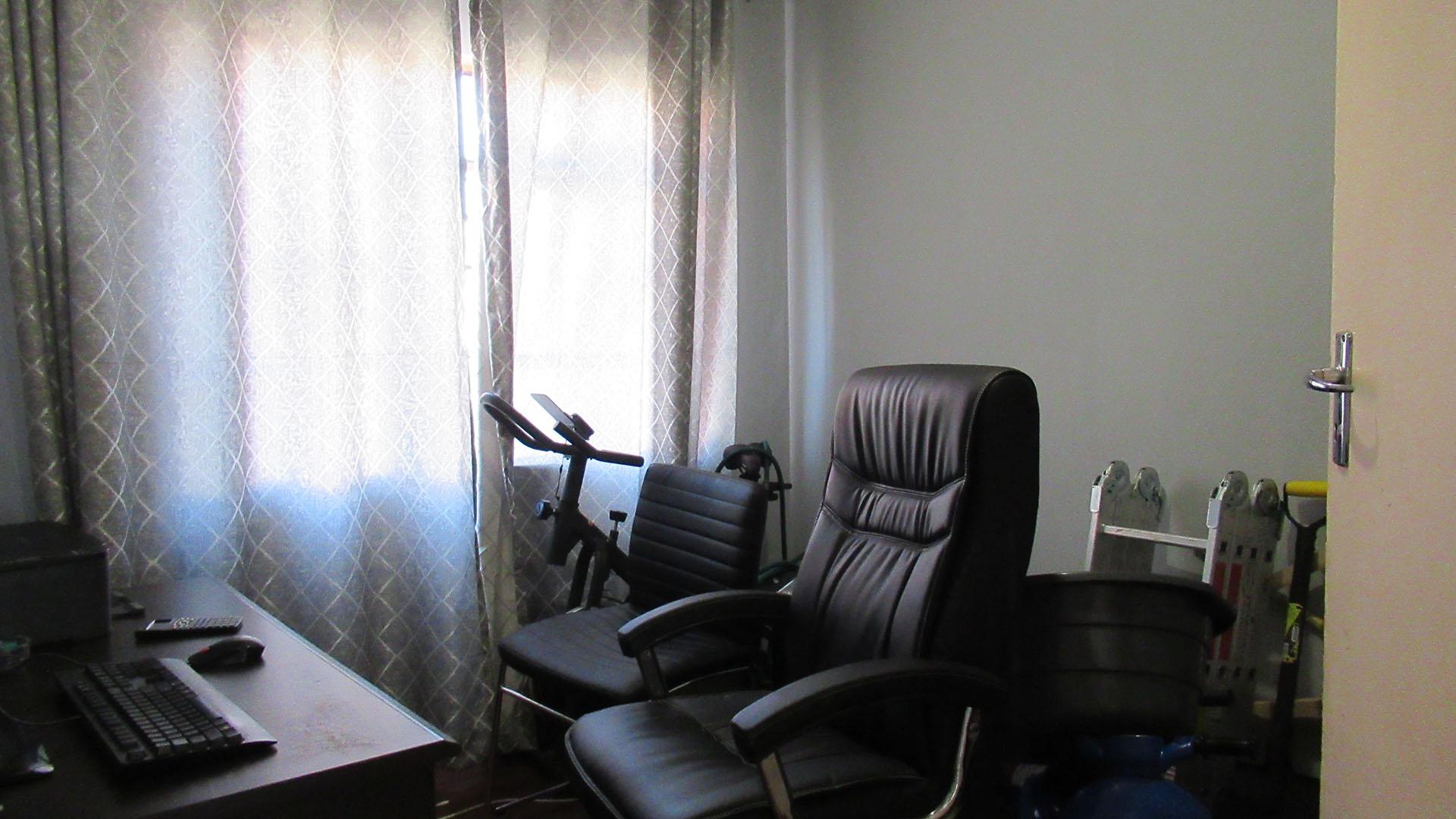 Bed Room 3 - 8 square meters of property in Mid-ennerdale