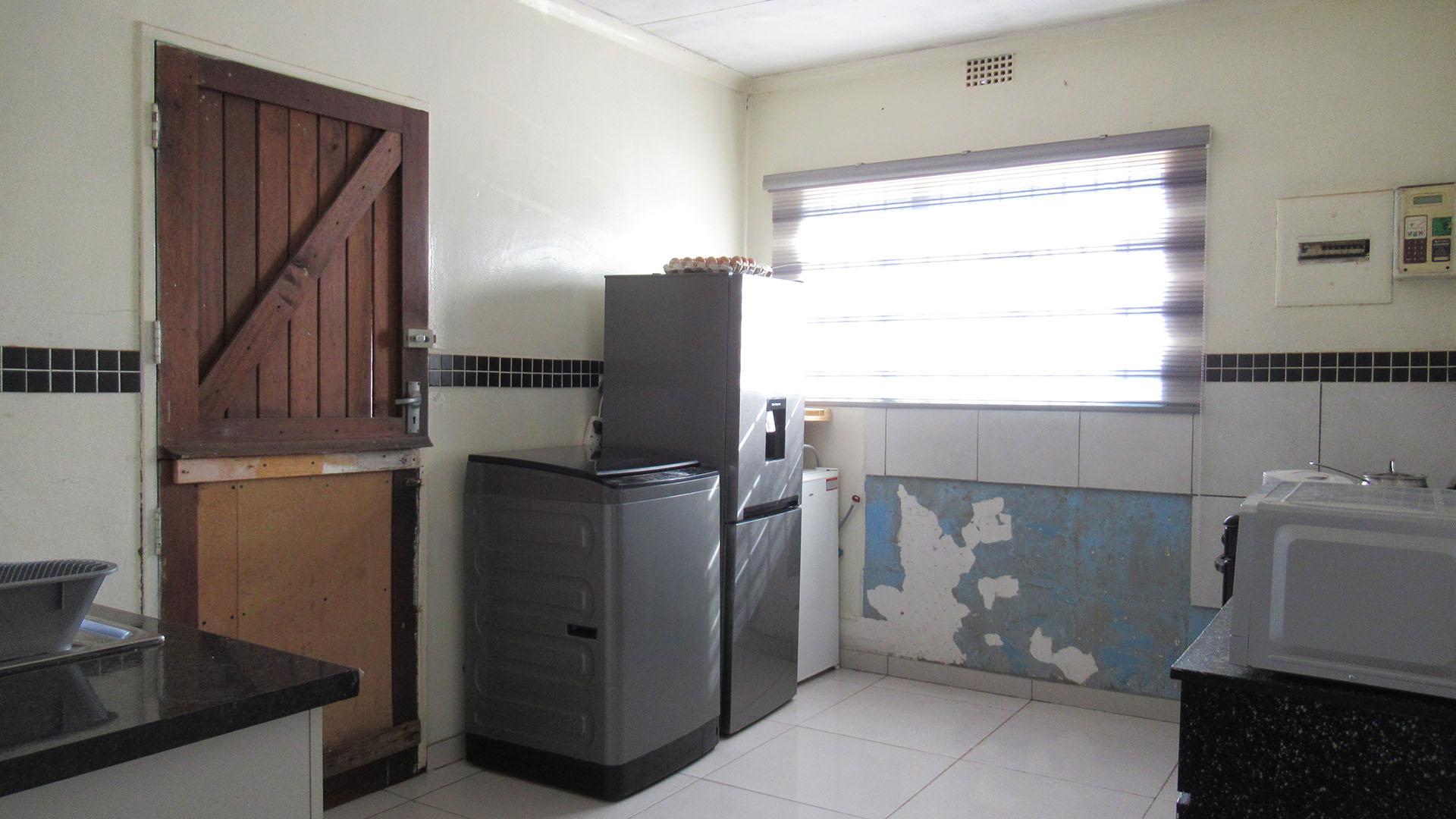 Kitchen - 11 square meters of property in Mid-ennerdale
