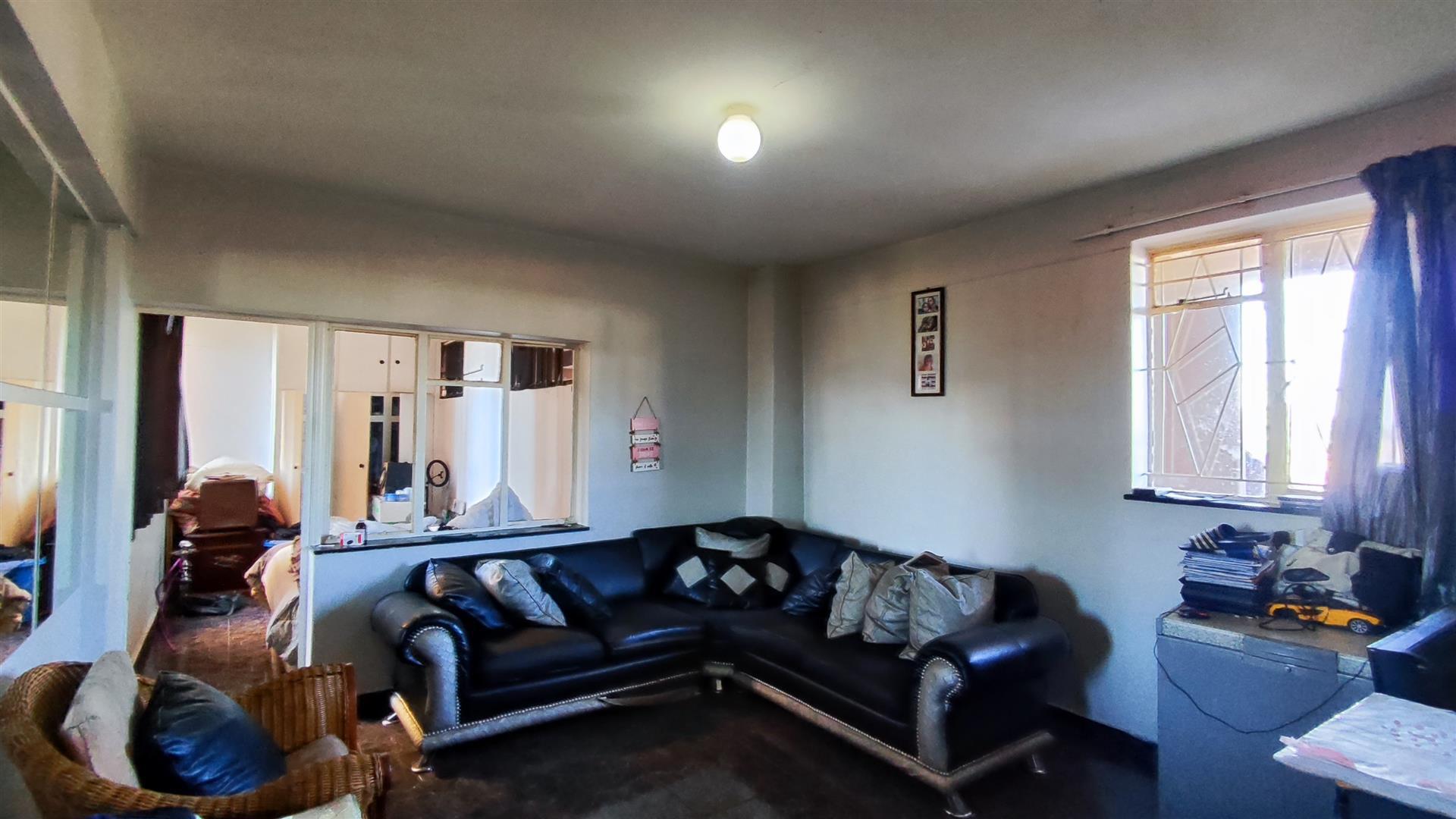 Lounges - 16 square meters of property in Boksburg