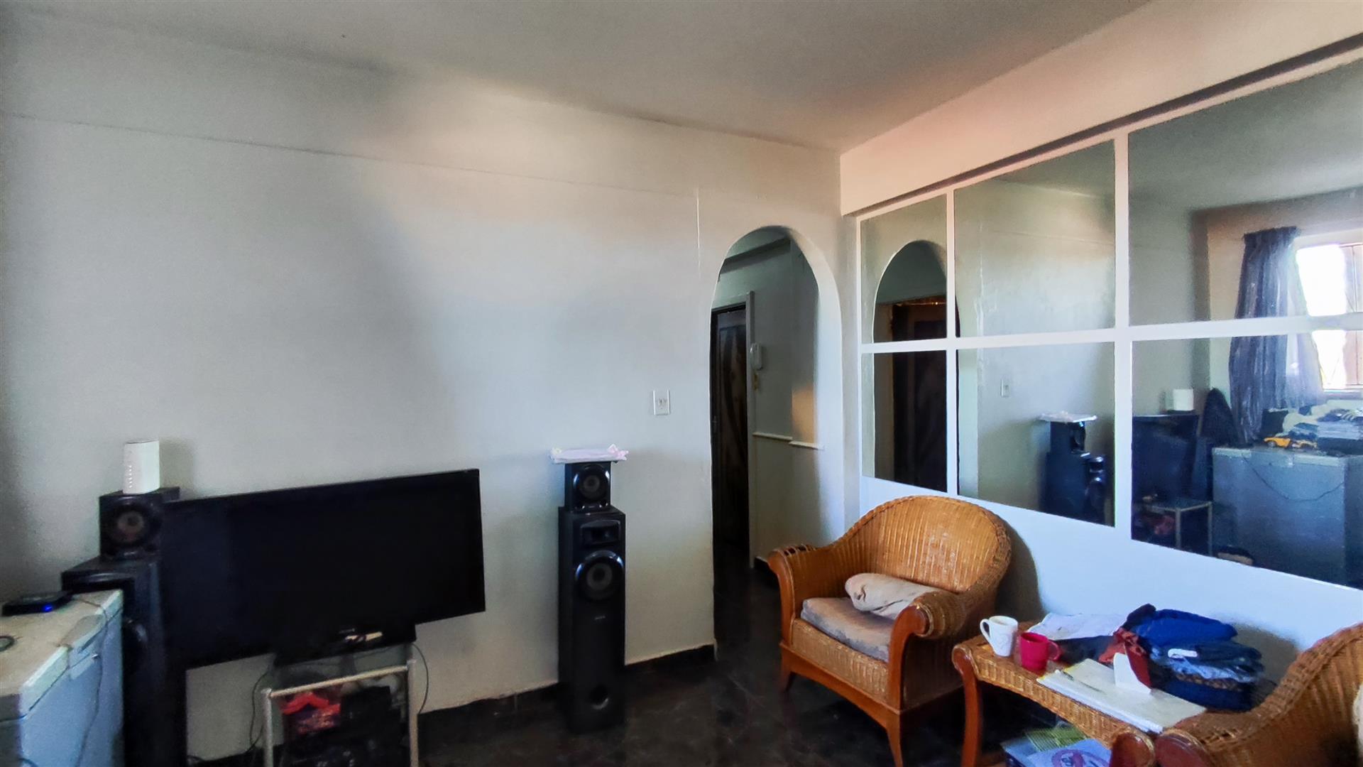 Lounges - 16 square meters of property in Boksburg