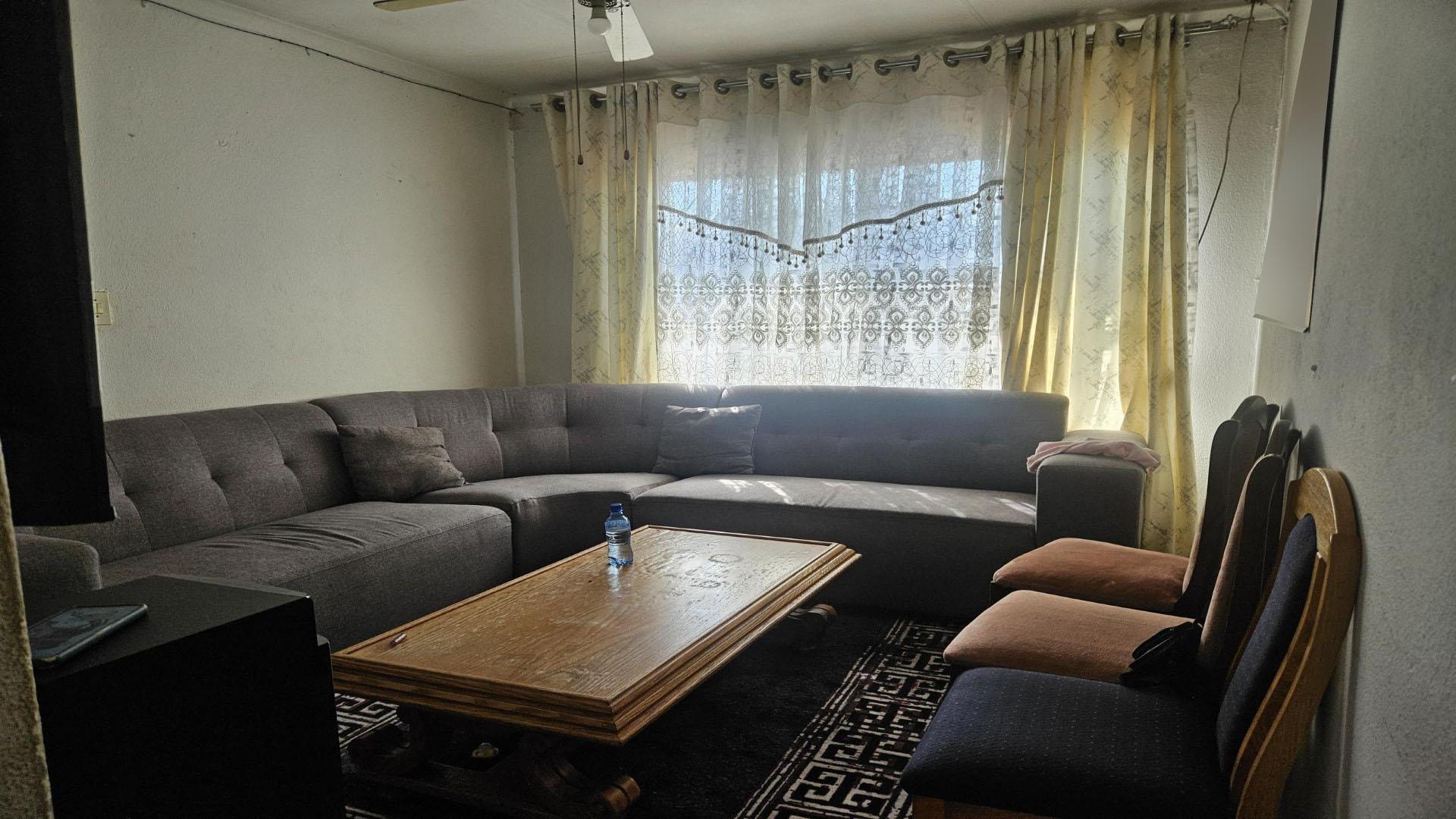 Lounges of property in Etwatwa