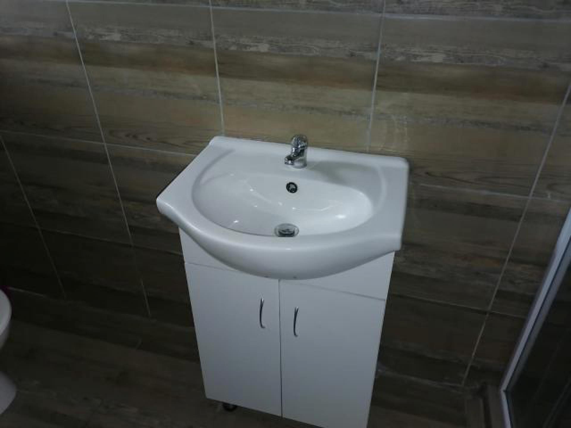 Main Bathroom of property in Sillwood Heights