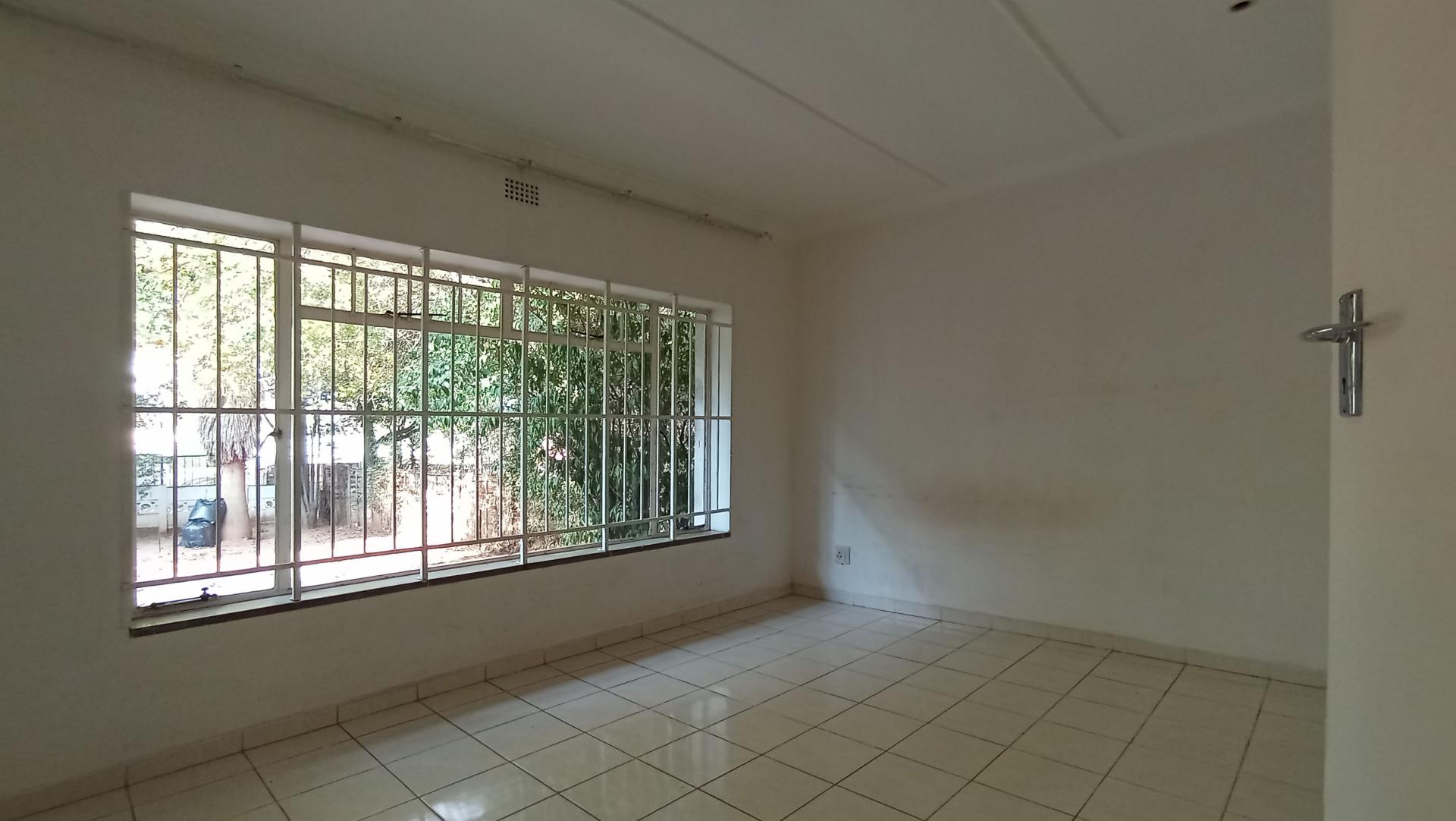 Bed Room 2 - 19 square meters of property in Blairgowrie