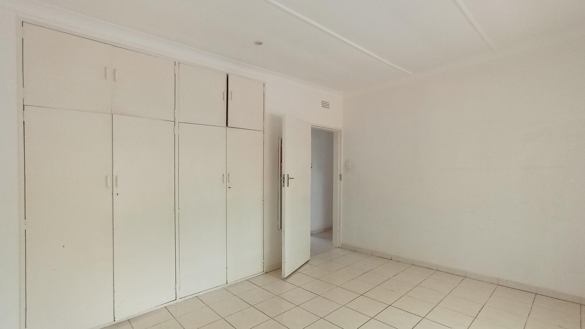 Bed Room 2 - 19 square meters of property in Blairgowrie