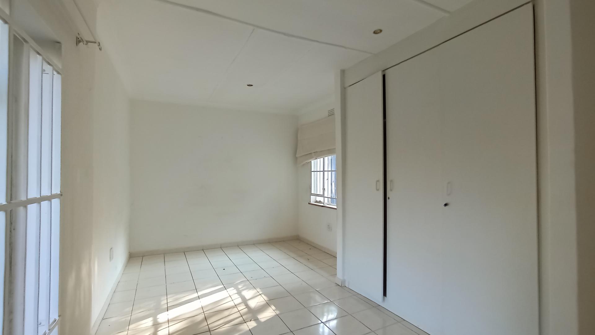 Bed Room 3 - 21 square meters of property in Blairgowrie