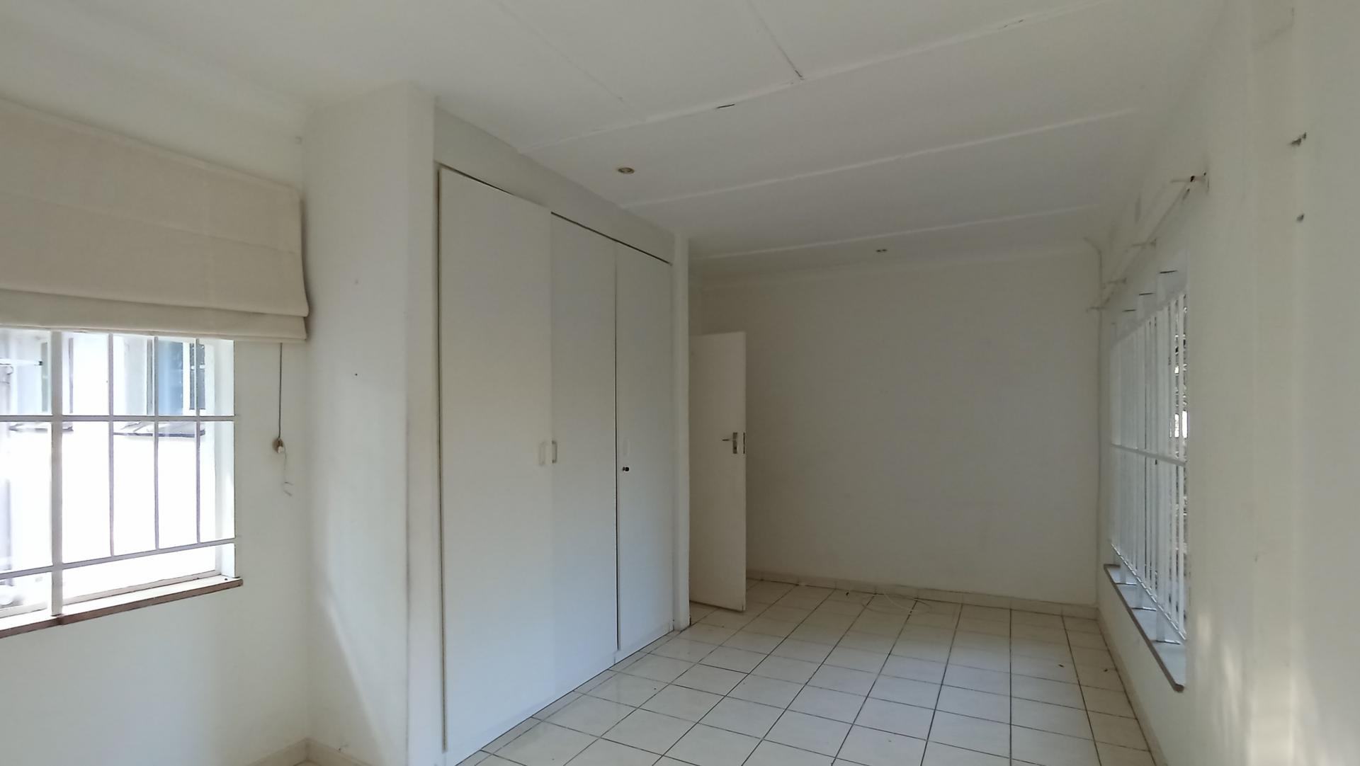 Bed Room 3 - 21 square meters of property in Blairgowrie