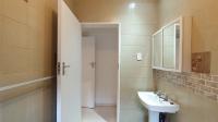 Bathroom 1 - 4 square meters of property in Blairgowrie