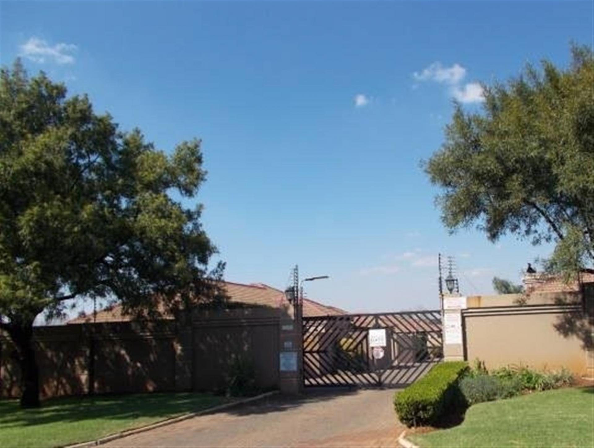 Front View of property in Aerorand