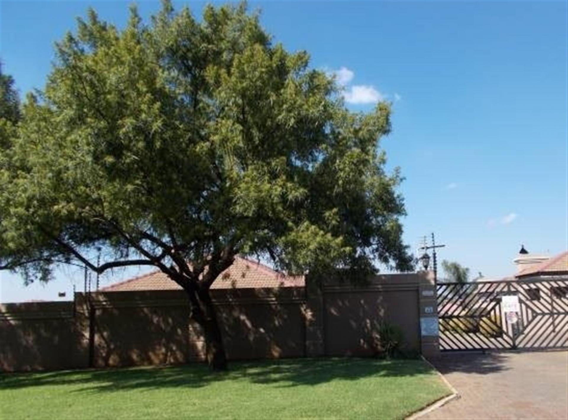 Front View of property in Aerorand