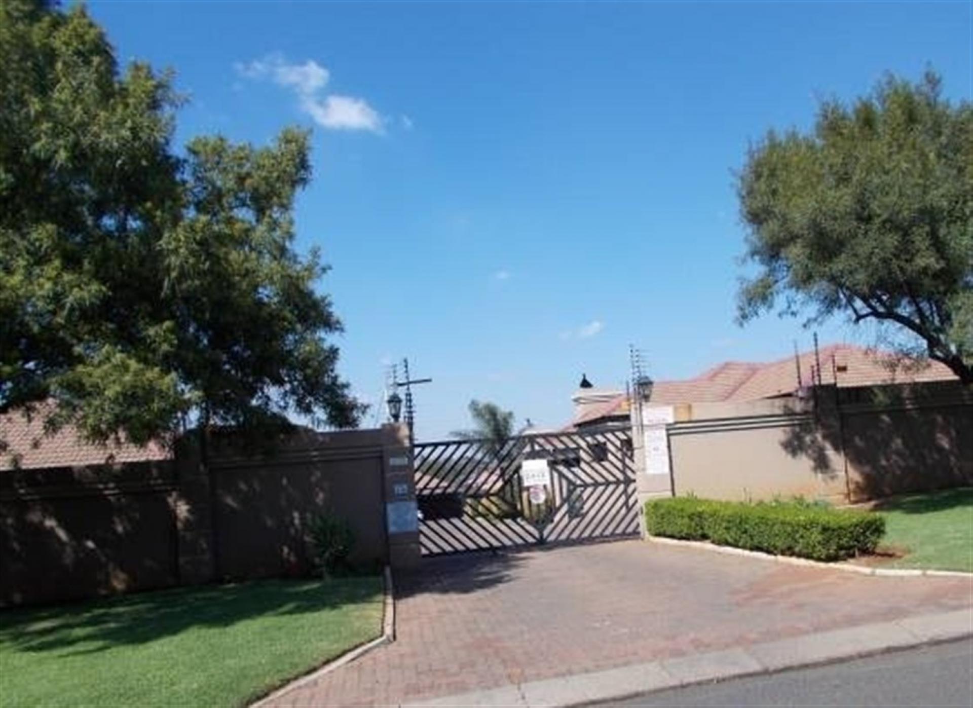 Front View of property in Aerorand
