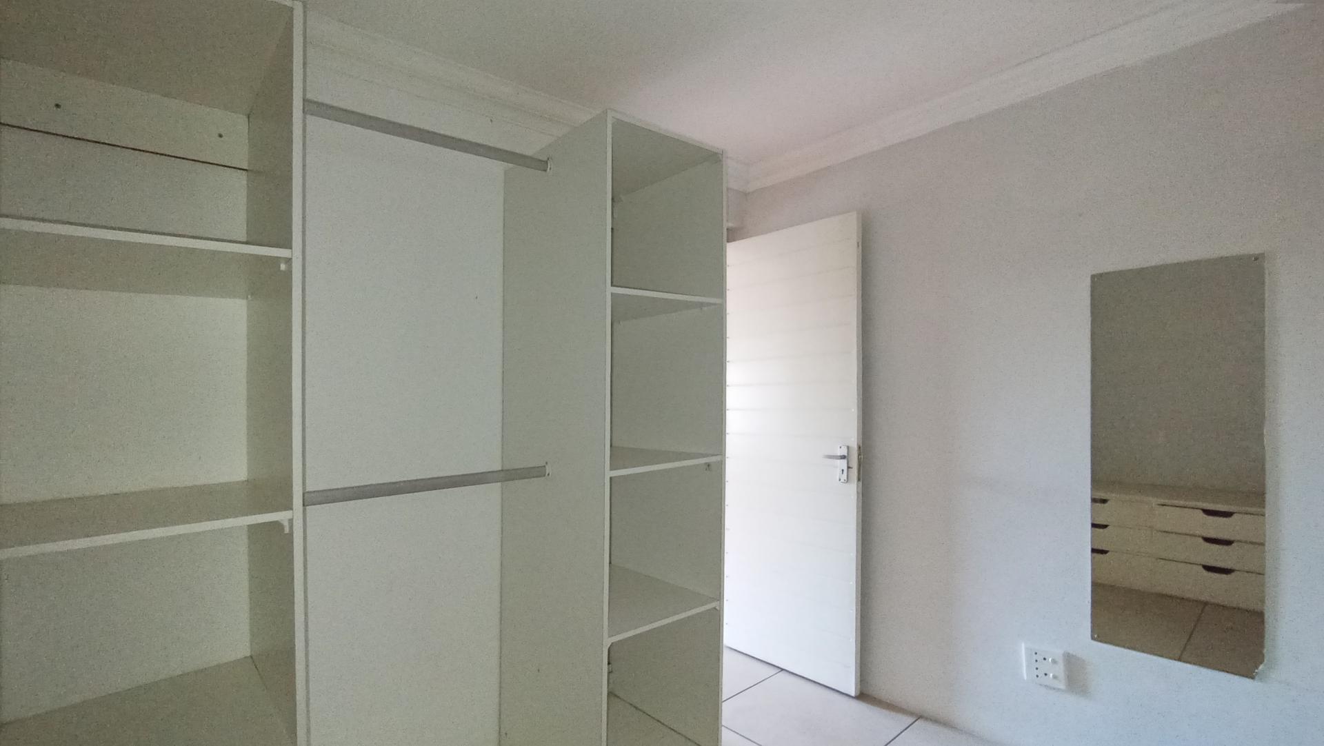 Rooms - 9 square meters of property in Parktown North