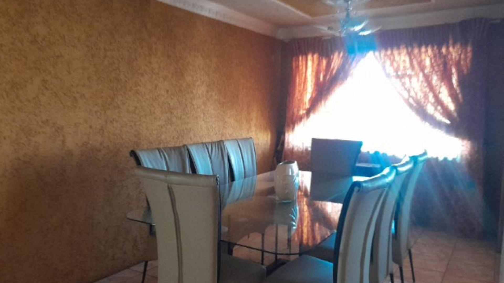 Dining Room of property in Vanderbijlpark