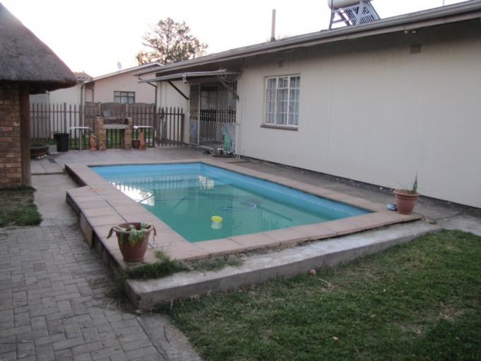 4 Bedroom House for Sale For Sale in Vanderbijlpark - MR631528