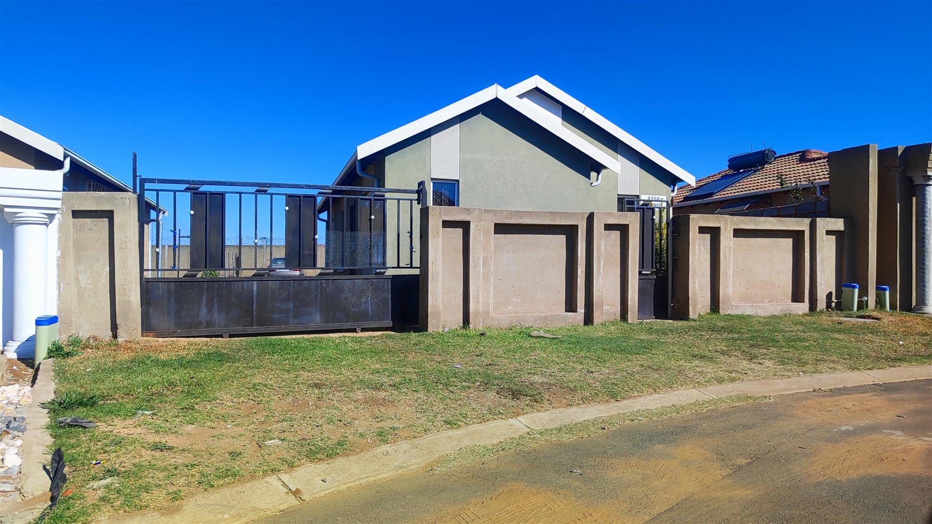 Front View of property in Windmill Park