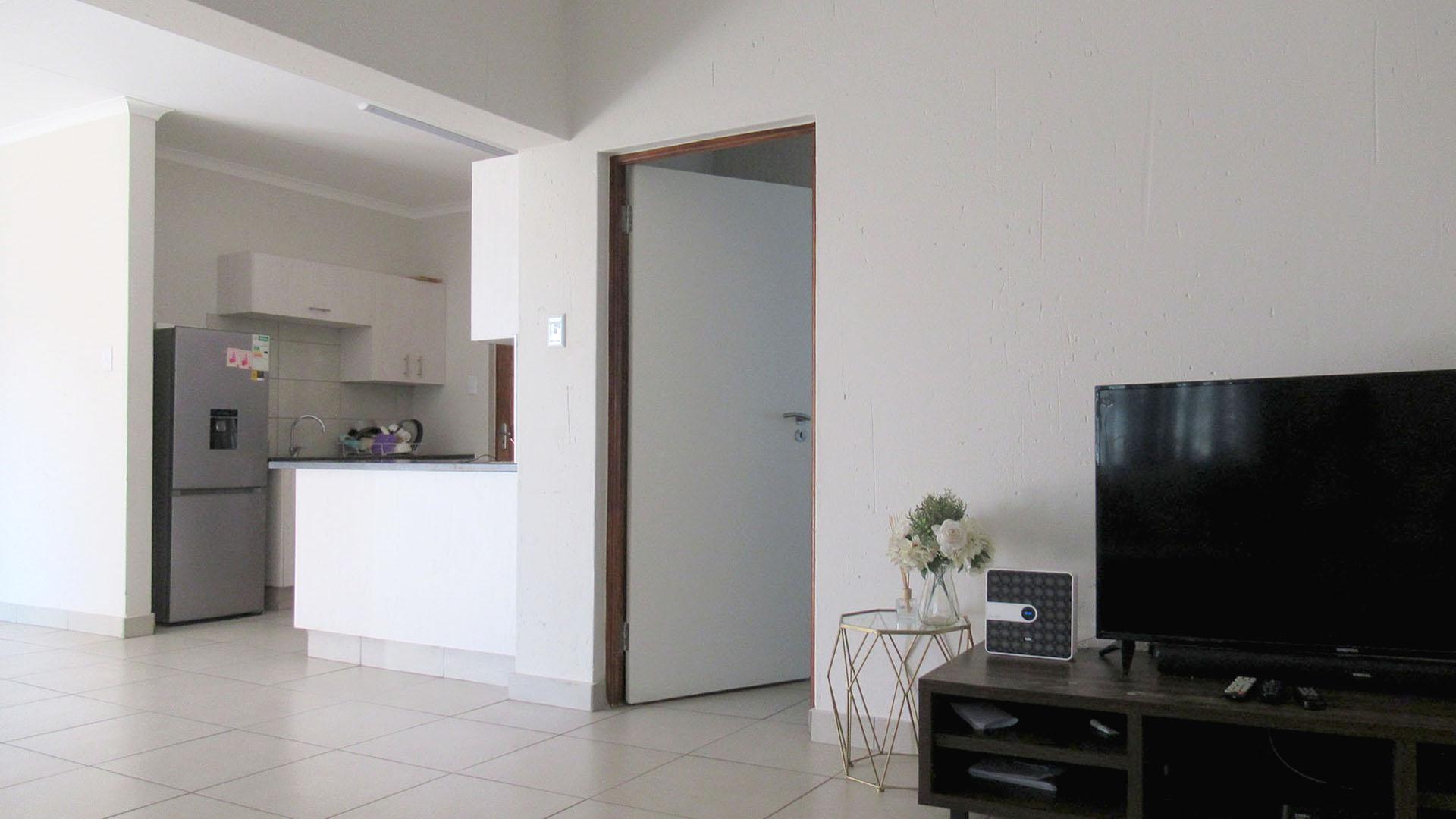 Lounges - 20 square meters of property in Roseacre