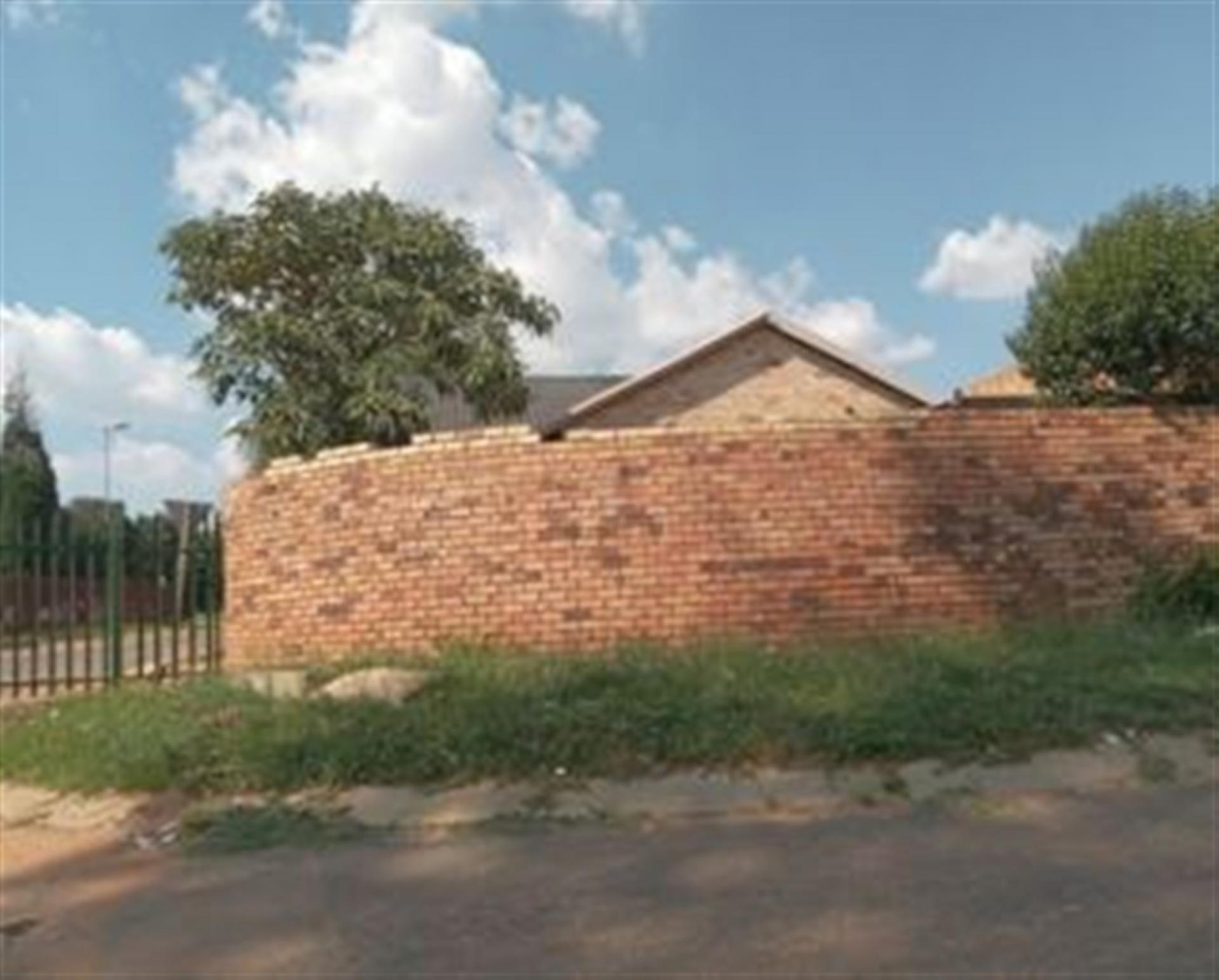 Front View of property in Lenasia South