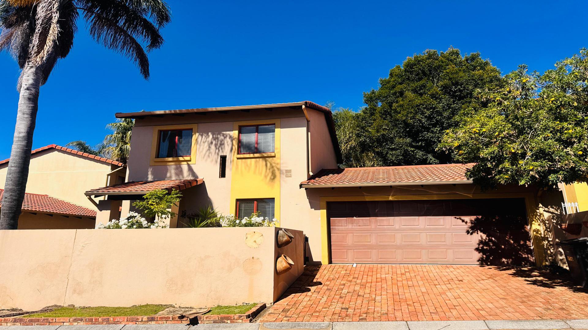 Front View of property in Willowbrook