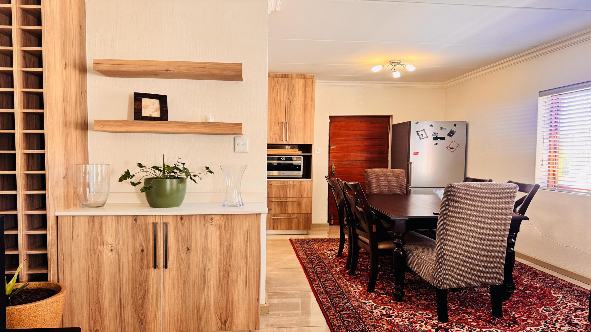 Dining Room - 9 square meters of property in Willowbrook