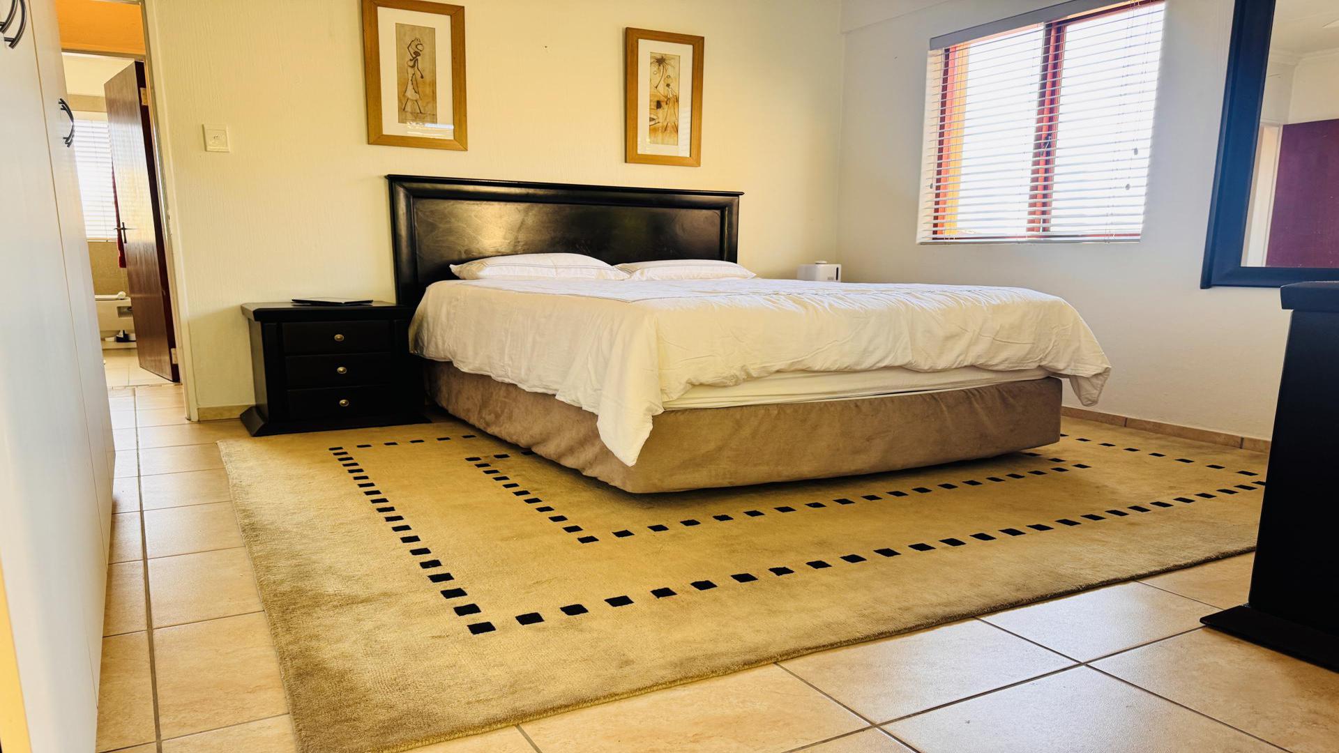 Bed Room 1 - 12 square meters of property in Willowbrook