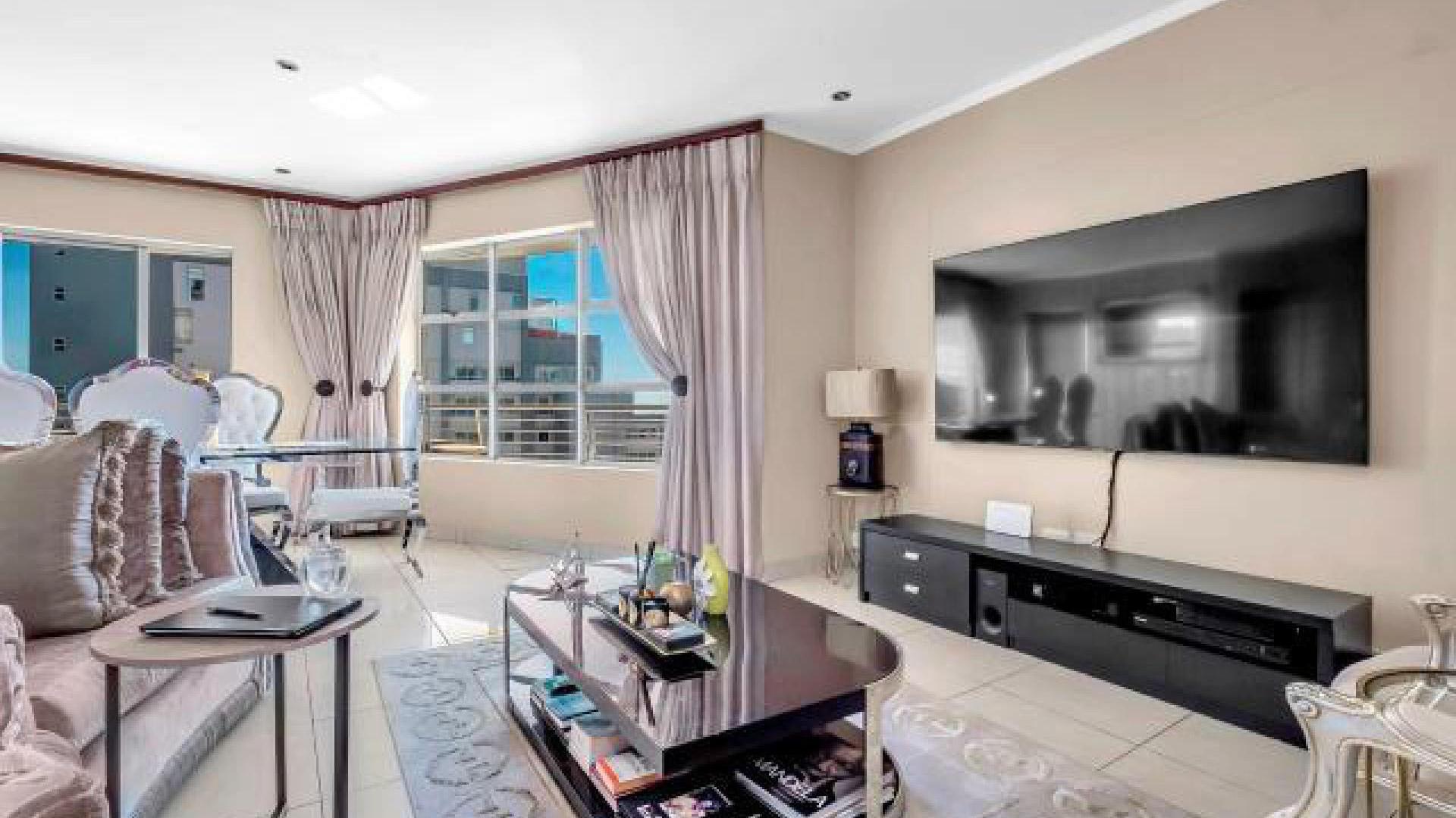 Lounges - 14 square meters of property in Sandhurst