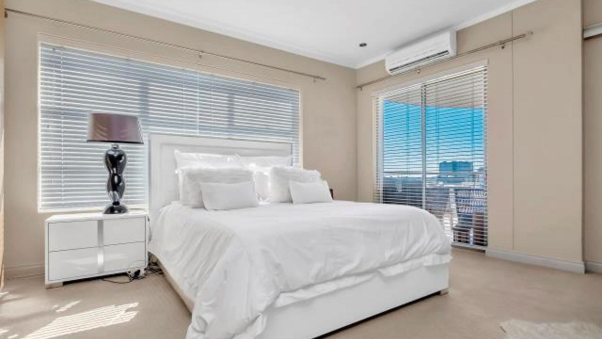 Main Bedroom - 23 square meters of property in Sandhurst