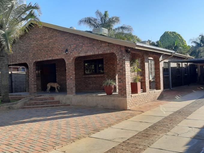 5 Bedroom House for Sale For Sale in Pretoria North - MR631773