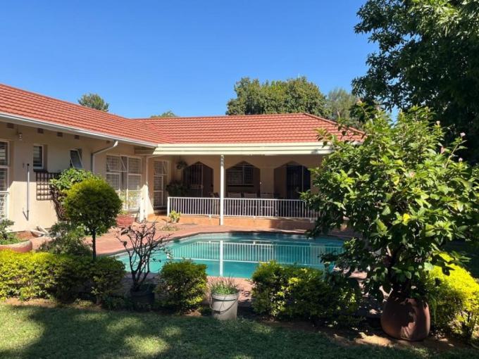 5 Bedroom House for Sale For Sale in Rustenburg - MR631802