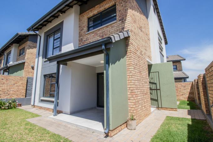 3 Bedroom Duplex for Sale For Sale in Amberfield - MR631822