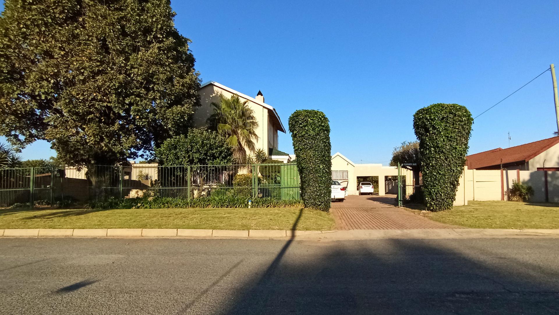 Front View of property in Horison Park