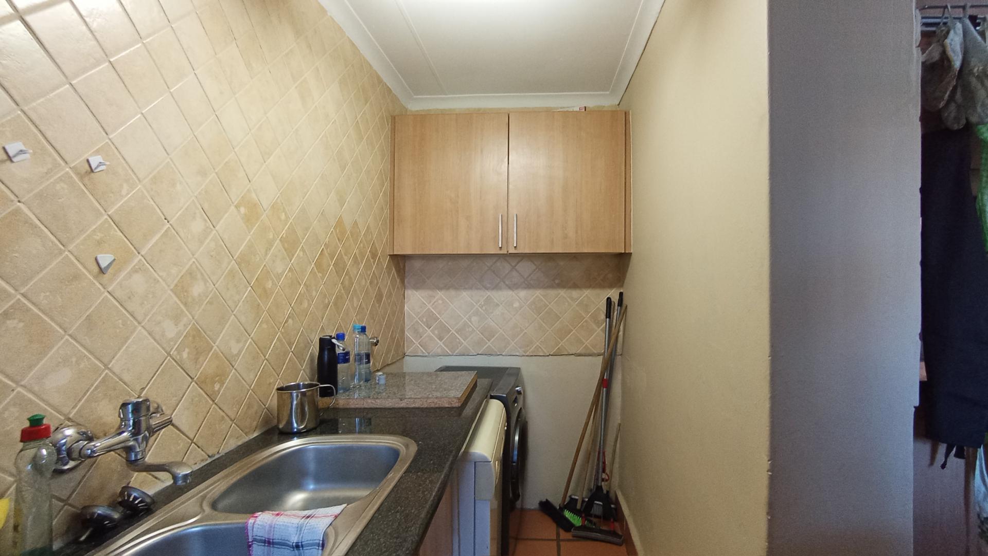 Scullery - 5 square meters of property in Horison Park