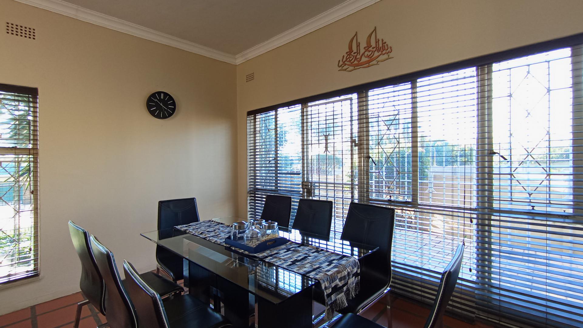 Dining Room - 15 square meters of property in Horison Park