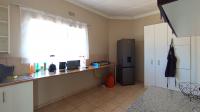 Kitchen - 49 square meters of property in Horison Park