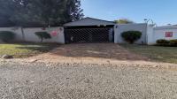 Front View of property in Glenvista