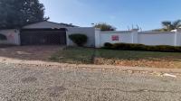 Front View of property in Glenvista