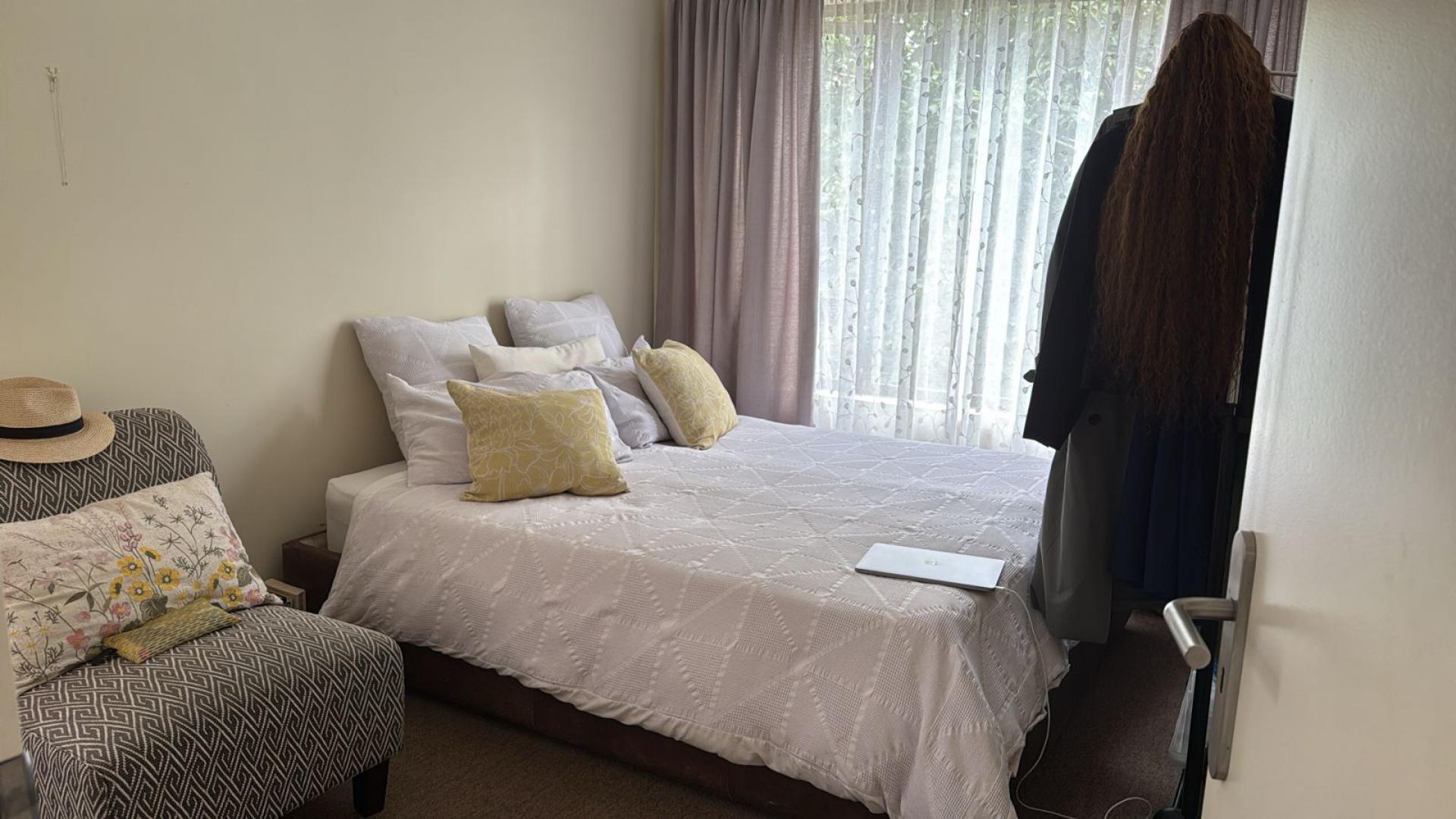 Bed Room 1 - 16 square meters of property in Bryanston